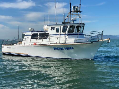 Pacific Pearl AM Live Bait Halibut/Striped Bass
